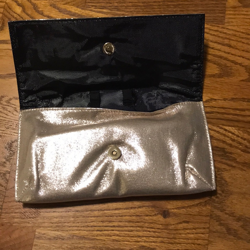 Mini travel hair straightener by Victoria’s Secret - Picture 2 of 8